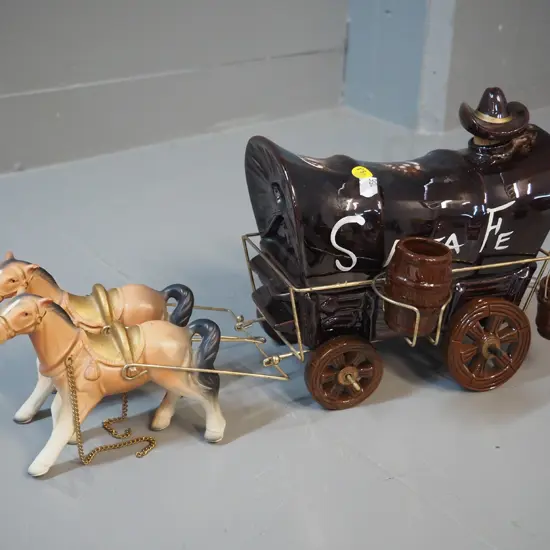 retro Santa Fe horses and wagon decanter set - missing connecting ring to attach chains to wagon  - oeverall L-410