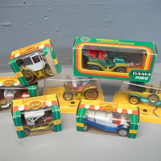 model vintage vehicles in original packages: 7 Gama Mini vintage cars