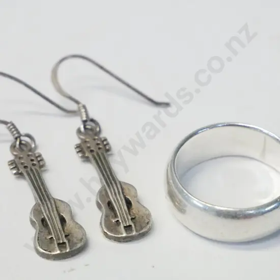 plain silver ring & pair of silver guitar earrings both stamped 925