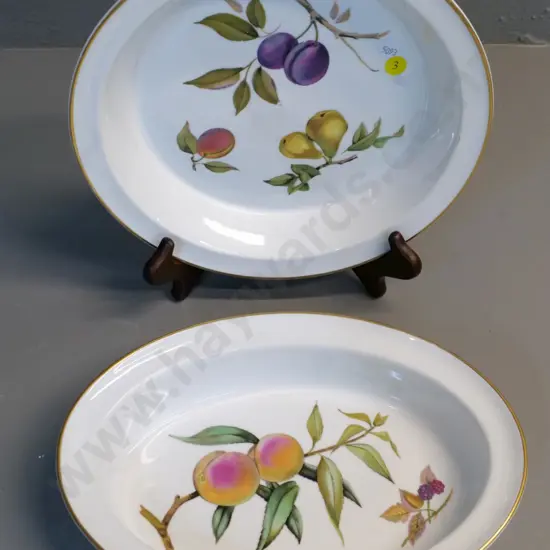 Royal Worcester Evesham round pie plate D-270 and oval baking dish