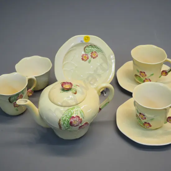 Carlton Ware primula pattern 8-piece tea for two
