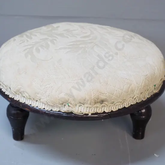 Victorian knee stool covered in gold brocade fabric H-130 Diameter 270