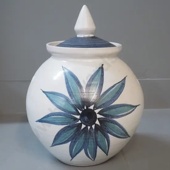 large Hanmer lidded pot H-310 Diameter 240