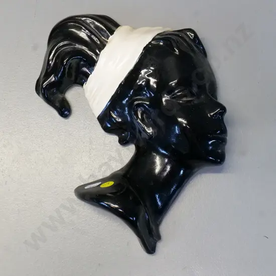 painted plaster wall hanging profile head H-230 W220