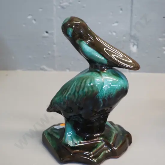 Blue Mountain pottery pelican H-200