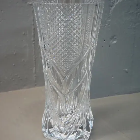 large heavy moulded crystal vase H-300