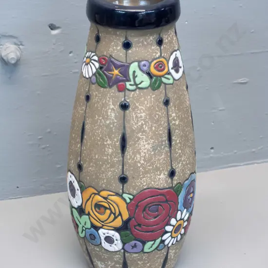 amphora vase H-320 - has manufacturing under-glaze fault to rim