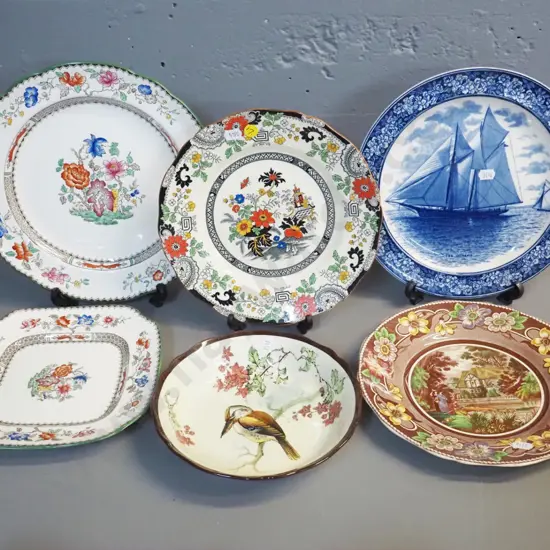 assorted English cabinet plates - Spode D-270, Wedgwood, etc - and a Doulton kingfisher dish