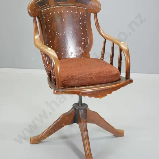 vintage oak swivel & tilt office chair w/turned spindles, loose seat cushion, pierced ply seat & back H940 W560 D530