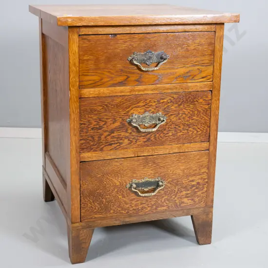 deco oak 3-drawer bedside cabinet w/drop handles - split to timber join in top H640 W460 D490
