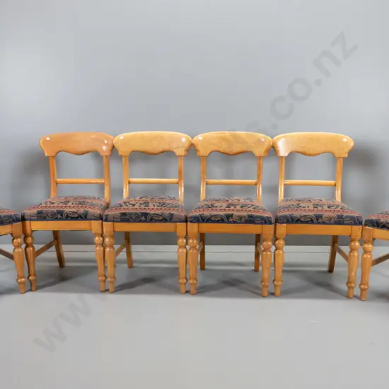 6 kauri colonial dining chairs w/turned front legs - some loose trim and threads, polish needs attention H850 W470 D450