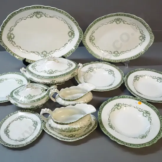assorted vintage Wedgwood 'Ideal' tableware including large ashett, sauce boat with spoon, covered vegetable etc.