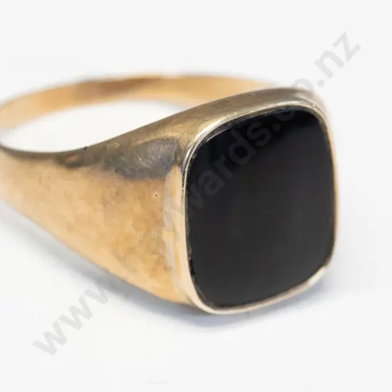 9ct gents black stone ring