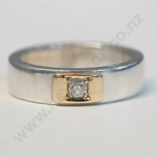 silver ring with stone stamped silver 9ct