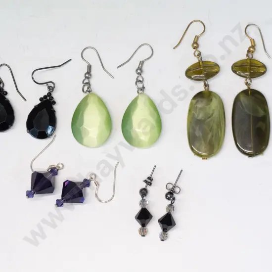 6  pairs of assorted ear-rings