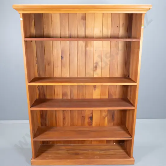 rimu bookcase with 1 fixed and 3 adjustable shelves H-1530 W-1130 D-340