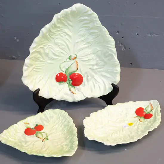 3 pieces of Carlton salad ware - largest dish is D260